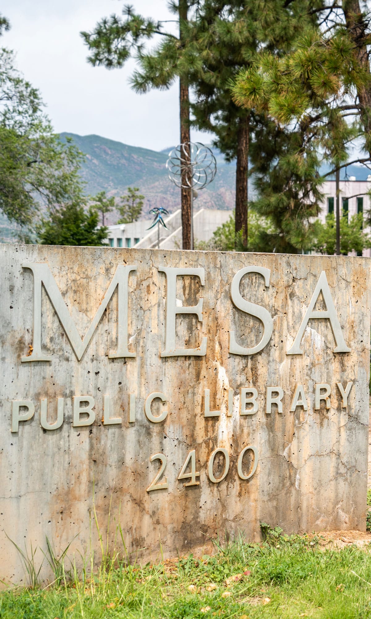 Sign for Mesa Public Library, Los Alamos, New Mexico.